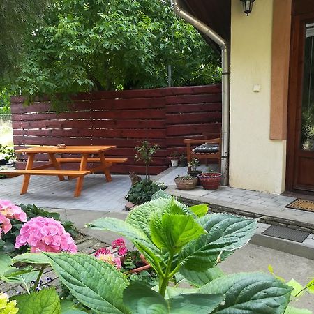 Vargapartman Szeged Exteriör bild