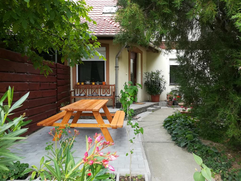 Vargapartman Szeged Exteriör bild